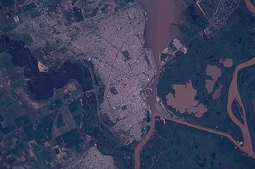 Vista satelital de la ciudad de Santa Fe. Licencia de la imagen: Dominio Público.