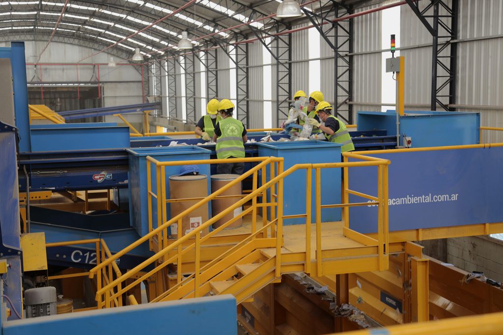 Planta de tratamiento de residuos secos MRF de la Ciudad de Buenos Aires. Foto: Prensa GCBA.