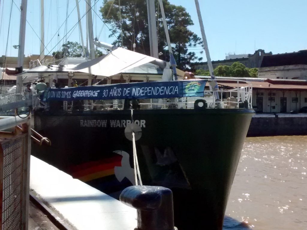 Rainbow Warrior, el barco de Greenpeace, está en Buenos Aires. Foto: Damián Profeta. Licencia: Creative Commons CC-NC-SA 2.0.