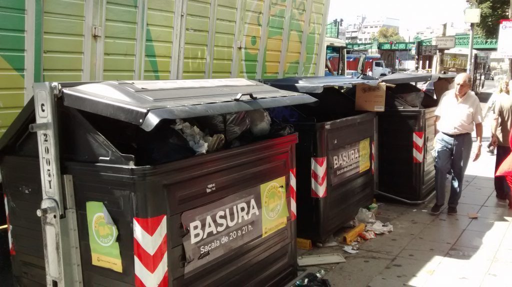 Contenedores de basura en la Ciudad de Buenos Aires