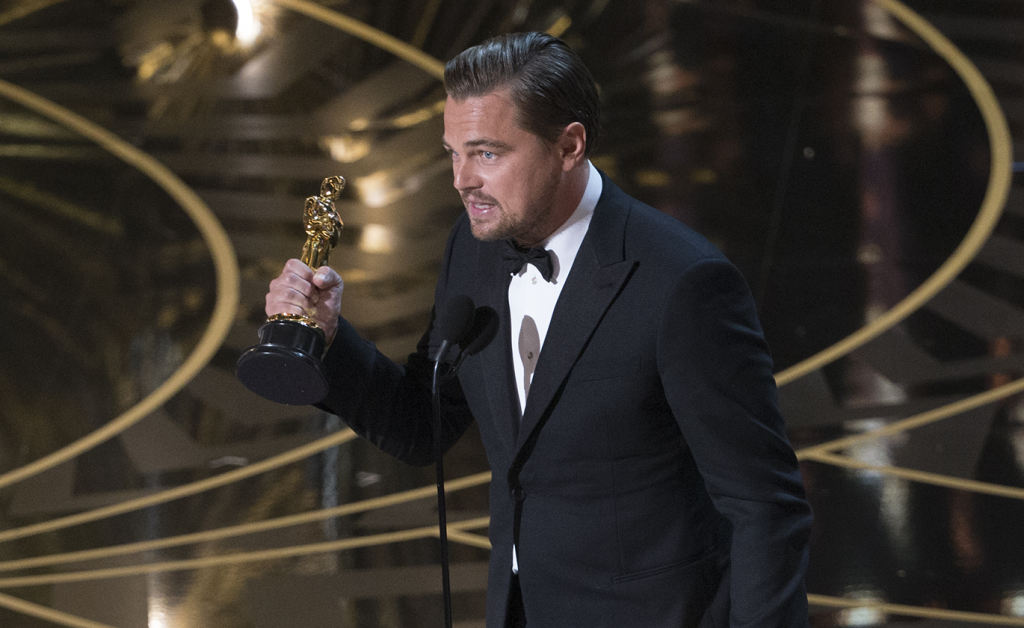 Leonardo DiCaprio ganó el Oscar como mejor actor por el film The Revenant (El renacido) y llamó a luchar contra el cambio climático.