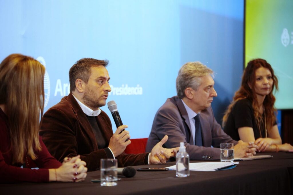 Cabandié presentó el Plan Nacional de Lucha contra el Fuego